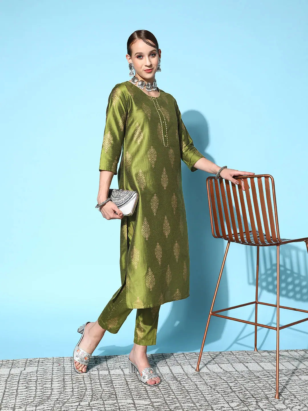 Women Green Cotton Silk Floral Foil Kurta With Pencil Pants