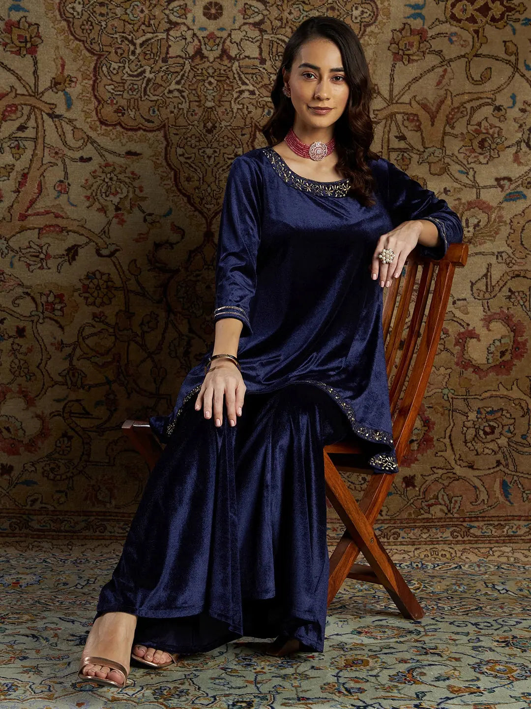 Women Navy Velvet Zari Kurta With Bell Bottom Pants