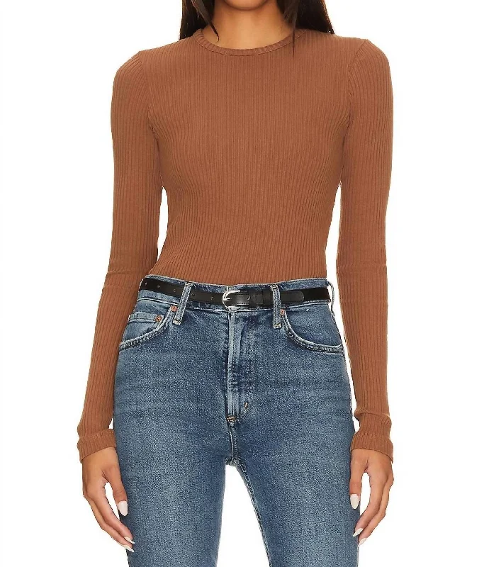 Alma Shrunken Crew Neck Top In Beeswax