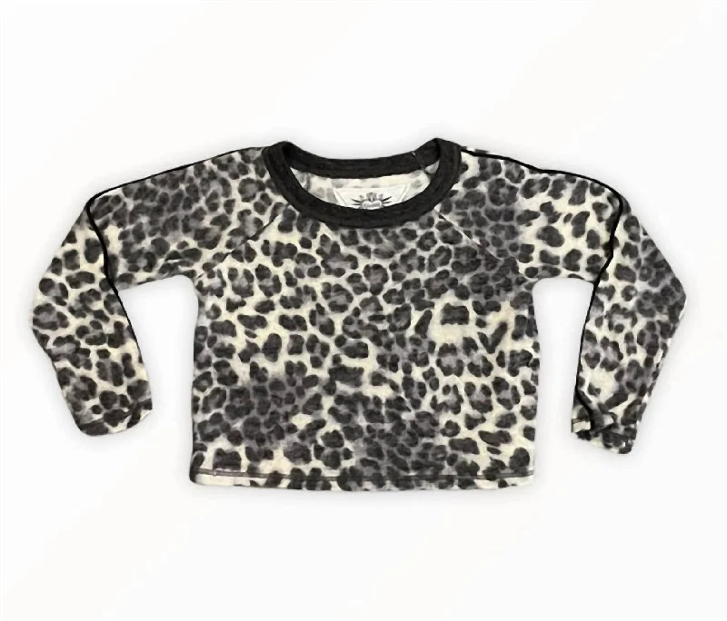 Girl's Leopard Crew Top In Grey