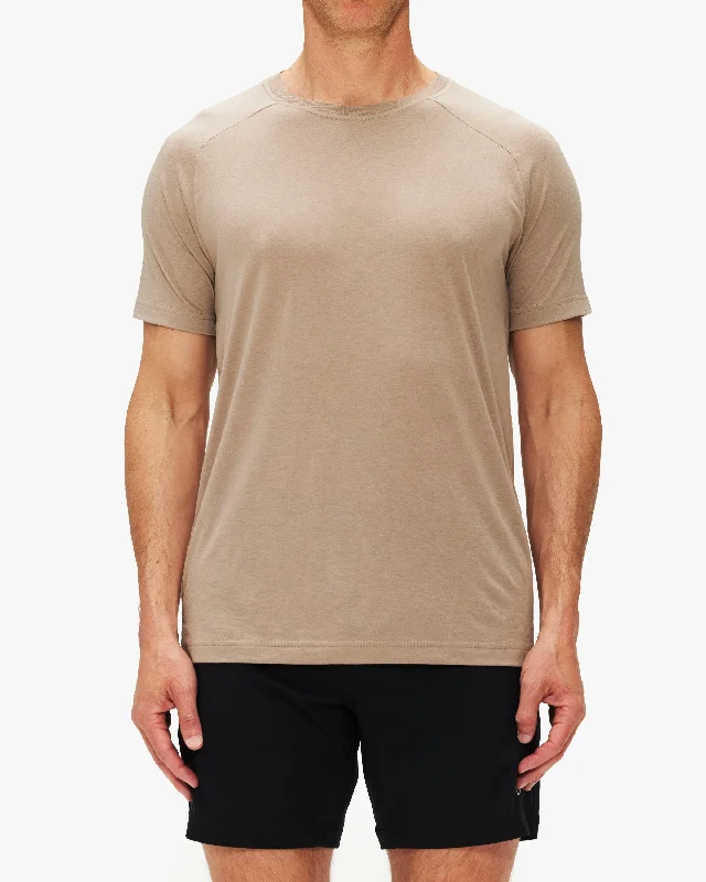 Alo Yoga The Triumph Crew Neck Tee